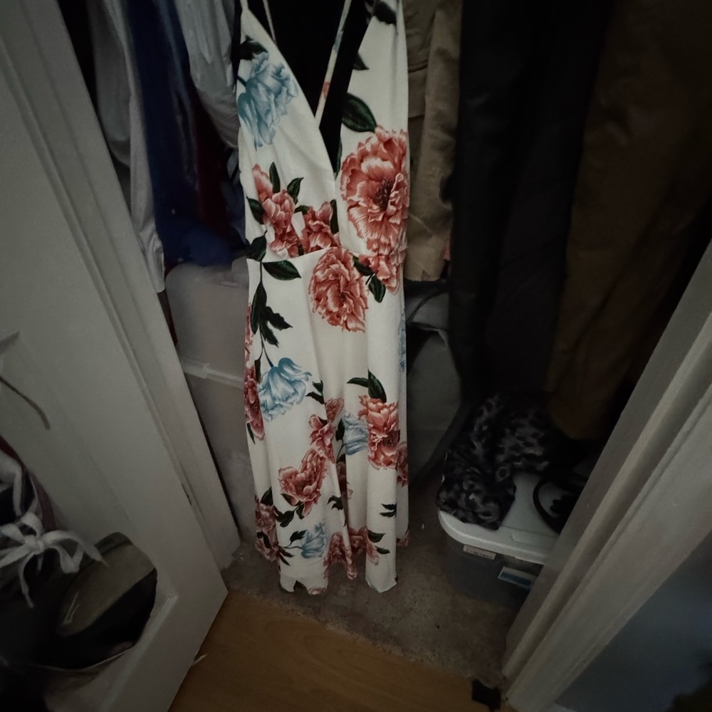 Lulu's White Floral Midi Dress